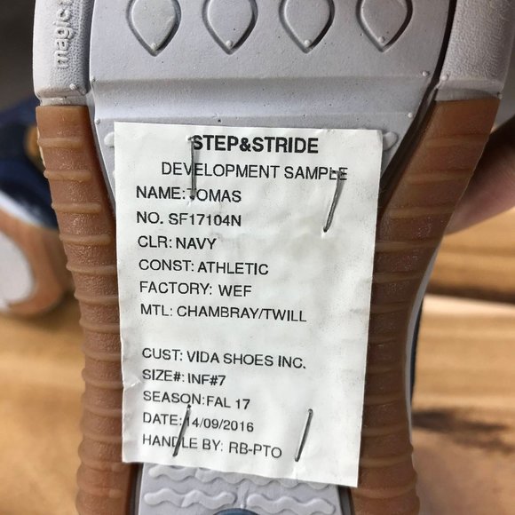 Step & Stride Blue High Top Hook and Loop Sneakers Little Kids Size 7 - Picture 6 of 7